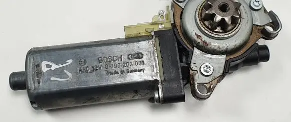 Mercedes-Benz GLK (X204) Seat adjustment motor 0390203001