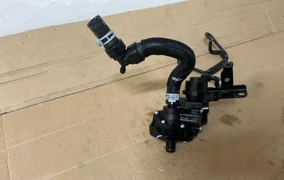Thermostat/thermostat housing