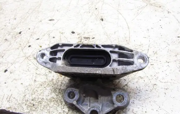 Toyota Auris E180 Engine mount vacuum valve 84248716