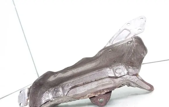 Mercedes-Benz E A207 Heat shield in engine bay A6420903141