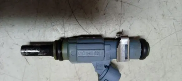 Audi A3 S3 8P Fuel injector 0280157012 022906031J