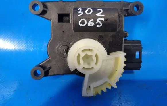 Mazda MX-5 ND Air flap motor/actuator T43012AA