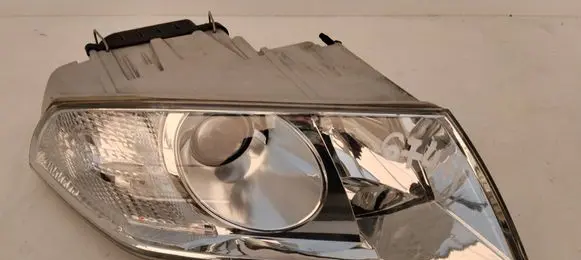 Skoda Octavia Mk2 (1Z) Headlight/headlamp 086651111R