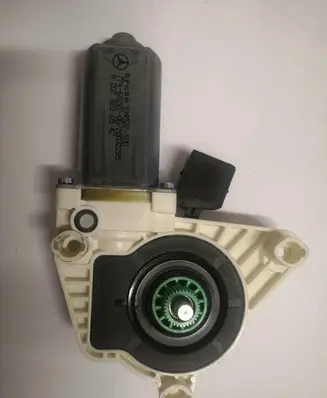 Mercedes-Benz CLS C218 X218 Front door window regulator motor A2078200542