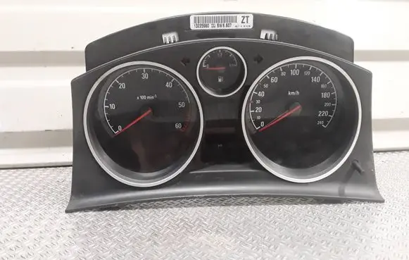 Opel Zafira B Speedometer (instrument cluster) 13225980