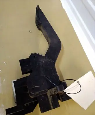 Iveco Daily 6th gen Accelerator throttle pedal 5801814890