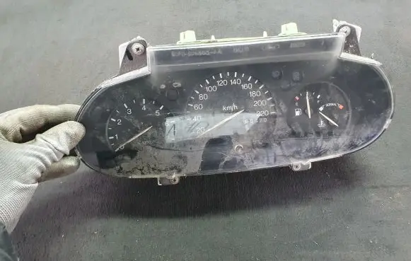 Ford Fiesta Speedometer (instrument cluster) 96FB10848BA