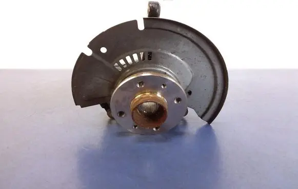 Renault Clio V Front wheel hub spindle knuckle 