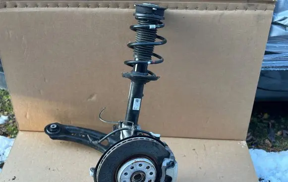 Audi Q3 F3 Front wheel hub spindle knuckle 5Q0407258A 5QF413031BG