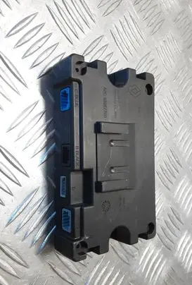 Renault Latitude (L70) GPS navigation control unit/module 280246043R S180072001G