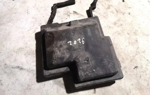 Peugeot 807 Battery box tray cover/lid 1495766080 00041100