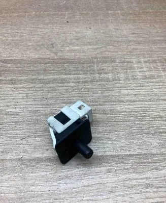 Mercedes-Benz C W203 Front door sensor 2028209410 30011501