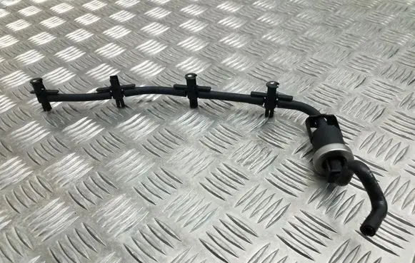 Volkswagen Tiguan Fuel return line/hose 