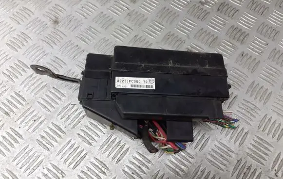 Subaru Forester SF Fuse box cover 82231FC00079