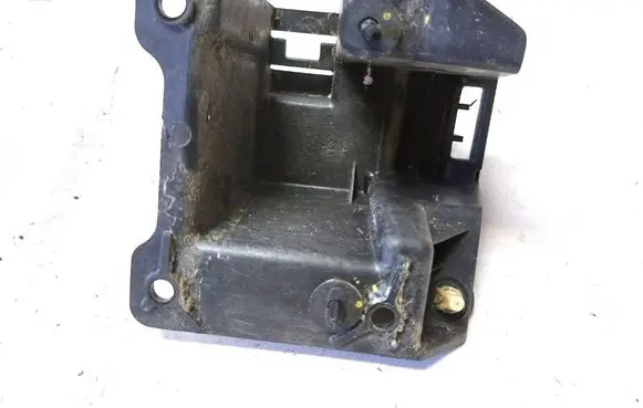 Ford B-MAX Rear bumper mounting bracket AV1117A881AB