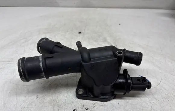 Volkswagen Tiguan Engine coolant pipe/hose 03L121132Q