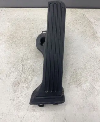 Volkswagen Golf V Accelerator throttle pedal 1K1721503P