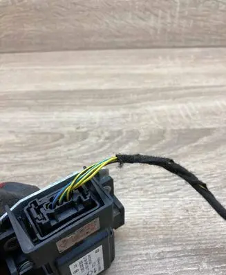 Mercedes-Benz C W203 ESP acceleration yaw rate sensor 0265005230 LU0015404517