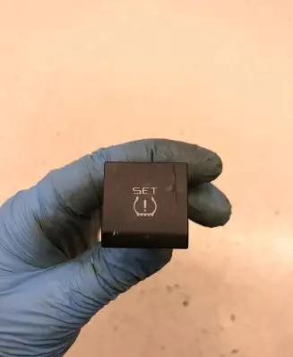 Skoda Yeti (5L) TPMS reset button 5L0927127