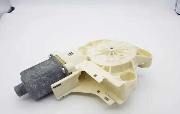 Ford Focus Front door window regulator motor 4M5T14A389 0130822217