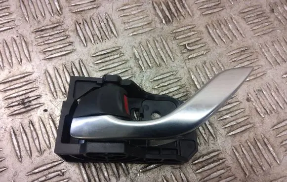 Mazda CX-3 Front door interior handle t8315lh