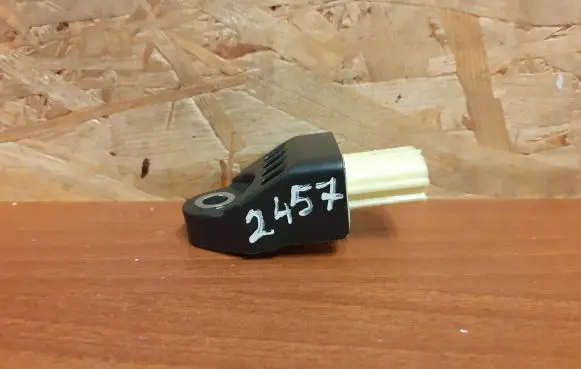 Toyota RAV 4 (XA40) Airbag deployment crash/impact sensor 8983112030 2457