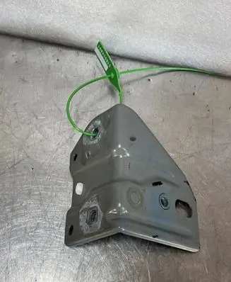 Renault Master III Fender mounting bracket 625M81703R