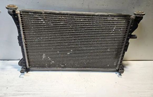 Ford Focus Coolant radiator XS4H8C342DB 8806D04