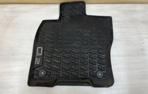 Audi Q2 - Front floor mat 81B061501