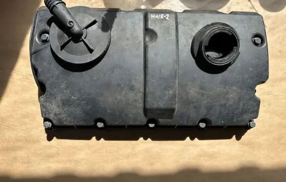 Ford Galaxy Rocker cam cover 038103475Q