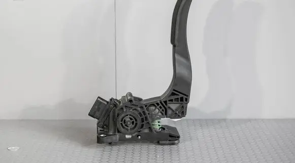 Mercedes-Benz Sprinter W907 W910 Accelerator throttle pedal A9073010200