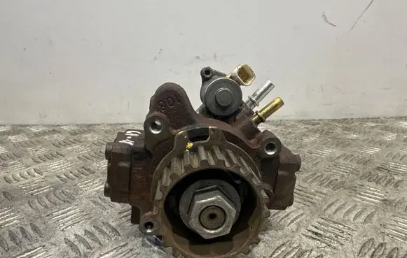 Citroen C4 II Fuel injection high pressure pump 9672605380