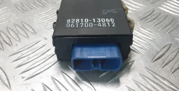 Toyota Corolla E120 E130 Day light relay 8264212050 8281013060