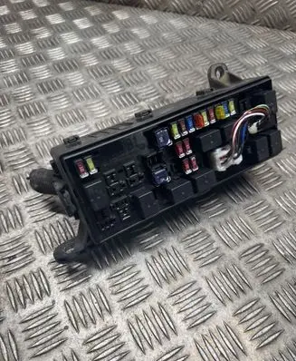 Mitsubishi L200 Fuse module PR06900000