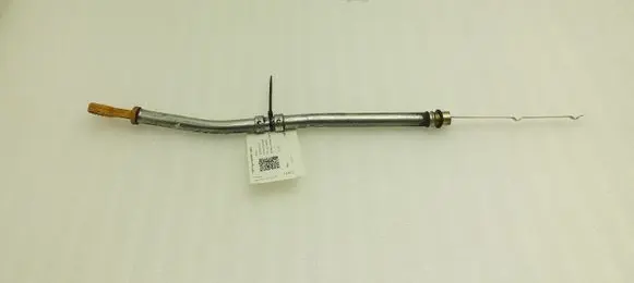 Nissan Qashqai+2 Oil level dip stick 