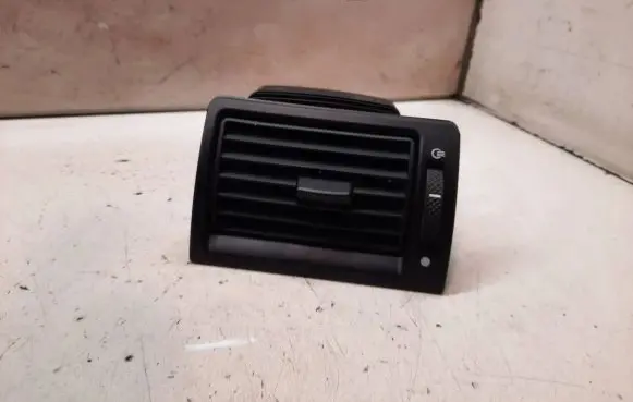 Ford Mondeo Mk III Dashboard side air vent grill/cover trim D1B1A