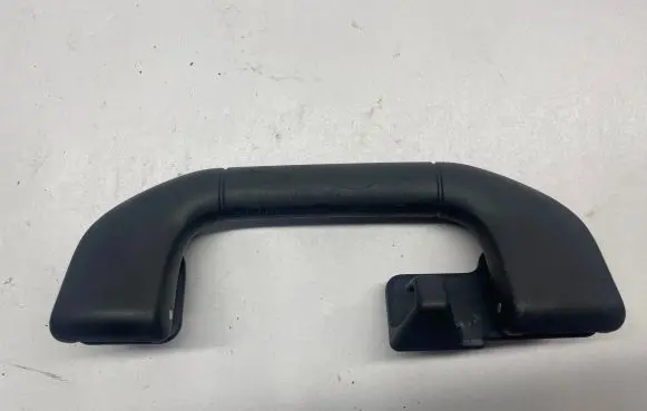 Mercedes-Benz C W204 Rear interior roof grab handle A2048100151