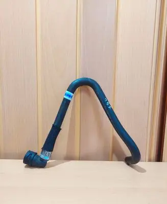 Volvo V70 Engine coolant pipe/hose 9492754