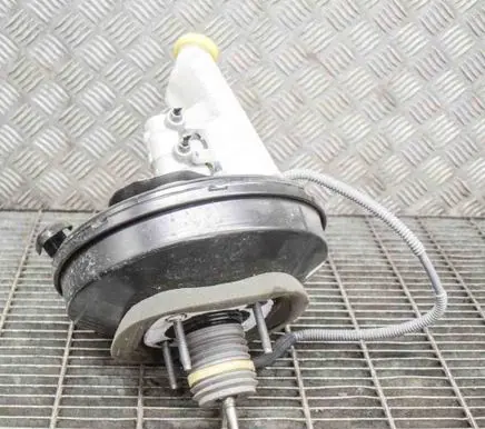 Peugeot 208 Brake booster 9805058180 32069745