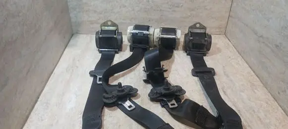 BMW 1 E81 E87 Third row seat belt G8975A