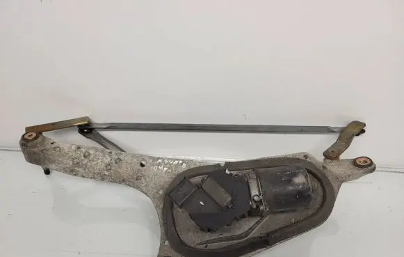 Renault Laguna II Front wiper linkage and motor