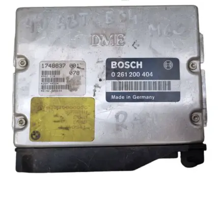 BMW 5 E34 Engine control unit/module 0261200404 1748837 1740541