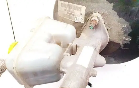 Jeep Grand Cherokee (WK) Master brake cylinder 