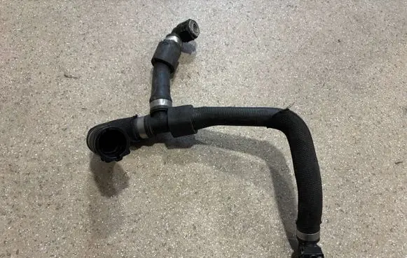 BMW M2 F87 Engine coolant pipe/hose 8071987