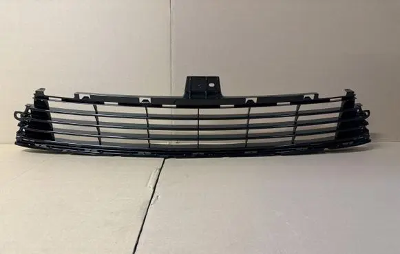 Toyota Auris E180 Front bumper lower grill 53112-02670