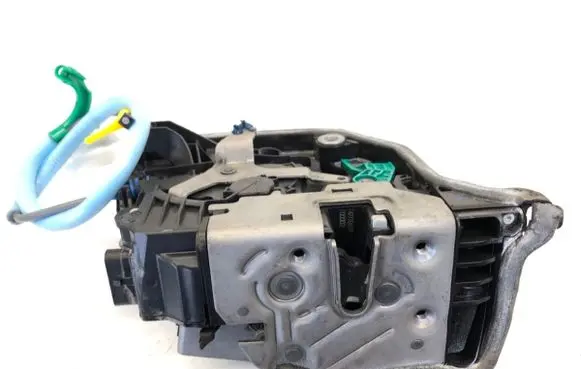 BMW X5 G05 Rear door lock 7477704