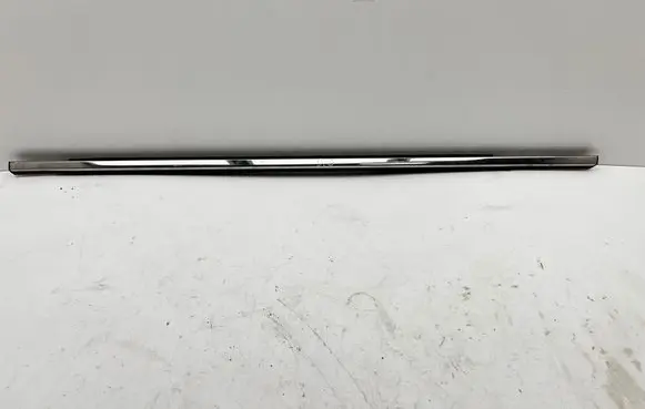 Chrysler Grand Voyager V Door glass trim