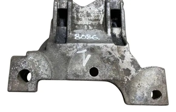 Volkswagen Transporter - Caravelle T5 Engine mounting bracket 070199343A