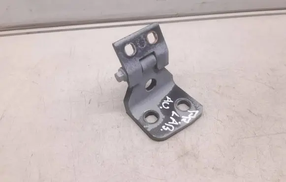 BMW X3 E83 Front door upper hinge 3402820