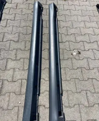 Foot area side trim